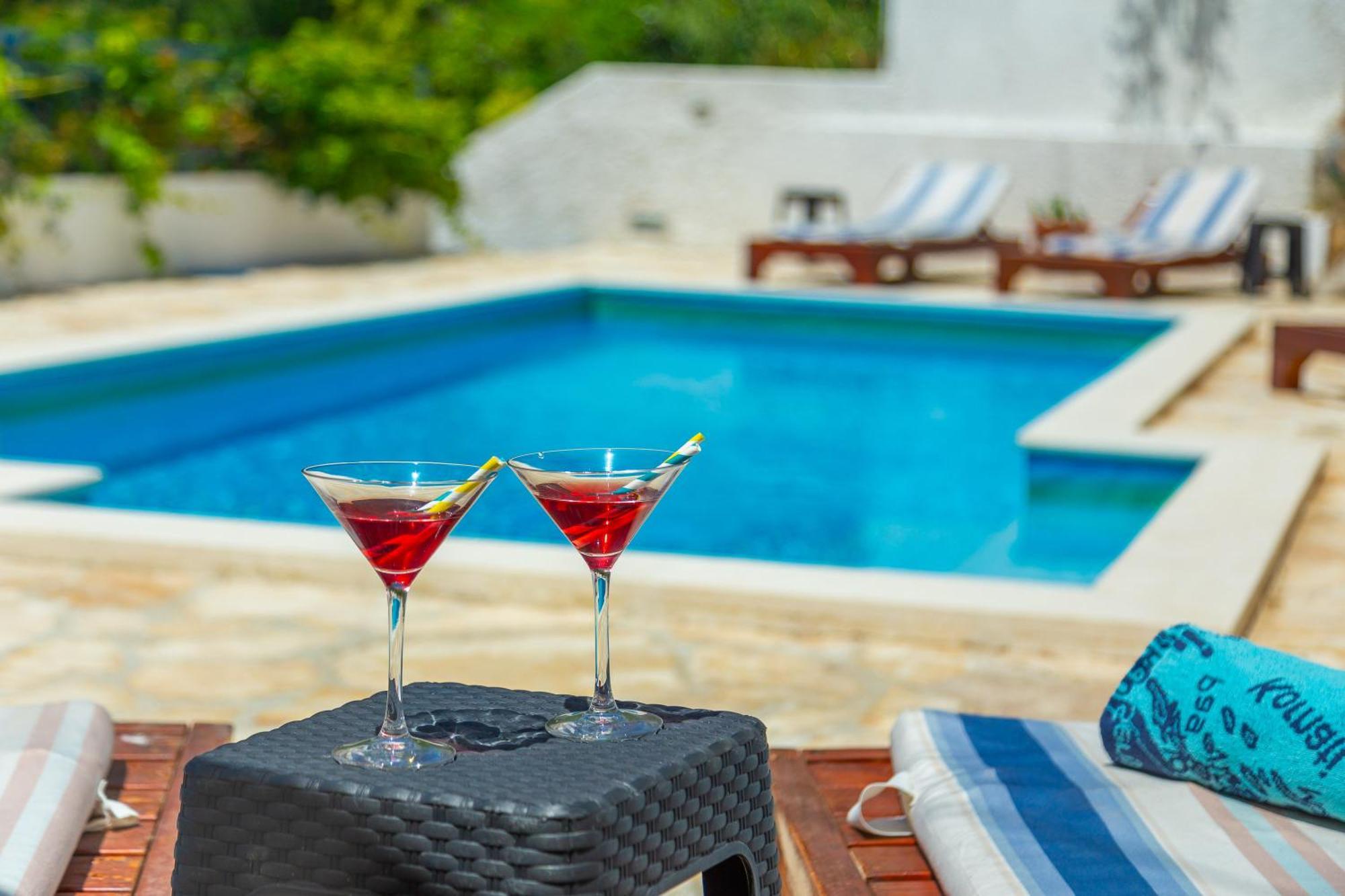 Caleta Seaview Suites II - Pool & Jacuzzi Lokva Rogoznica Eksteriør billede